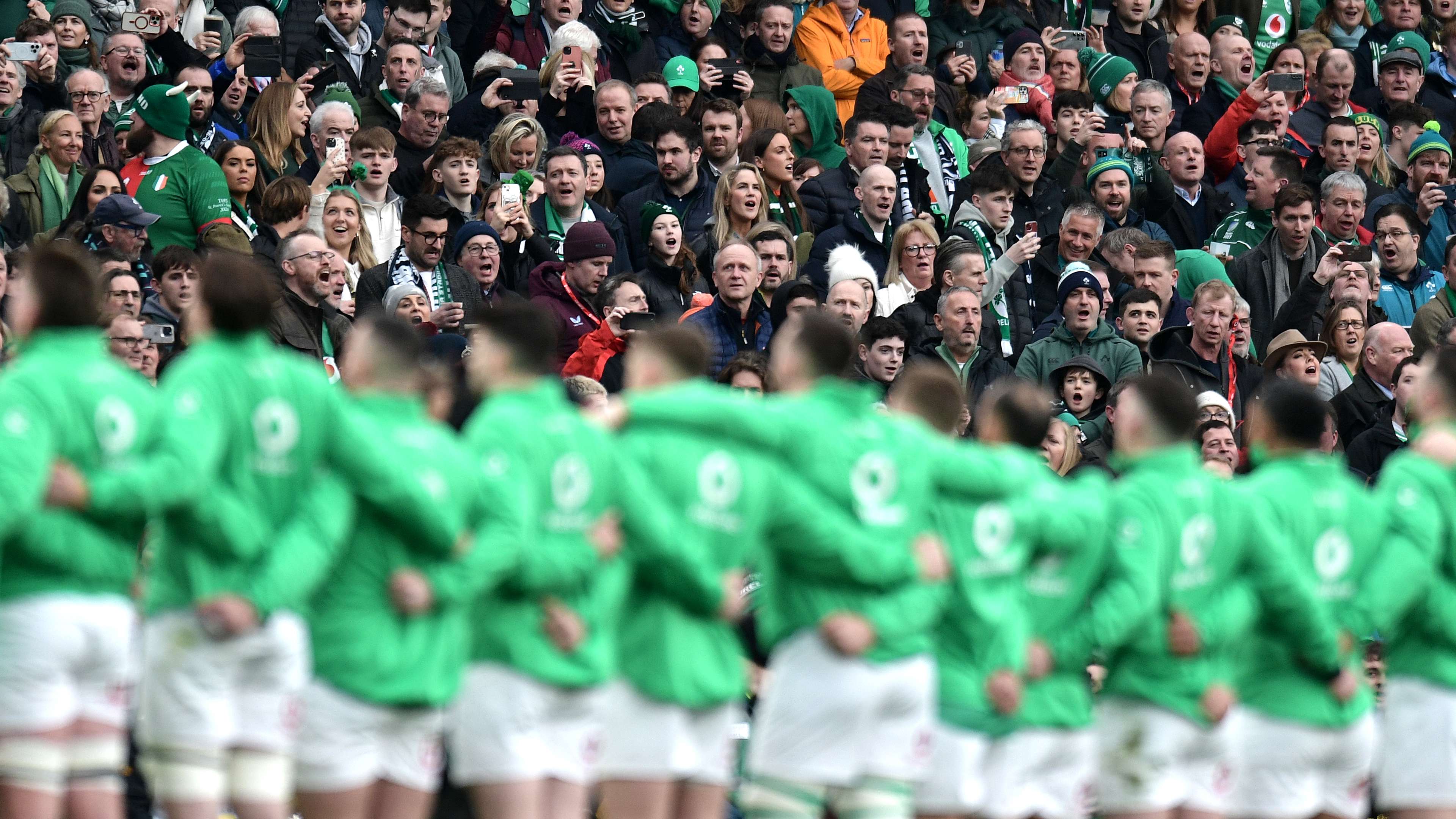 2023新英超赛季展望球队实力对比与争冠形势分析