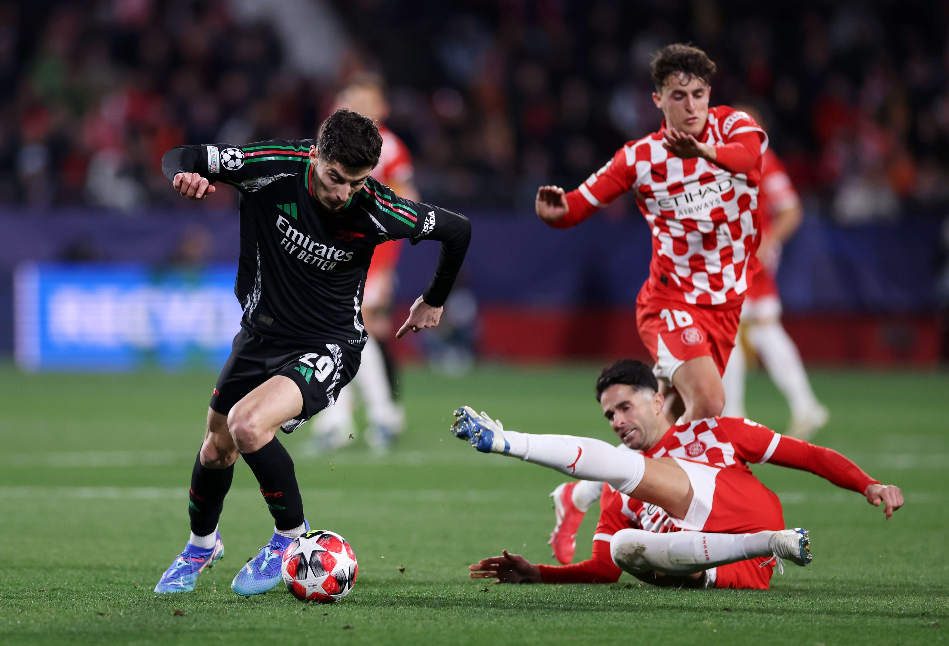 这些惨案背 这些惨案背